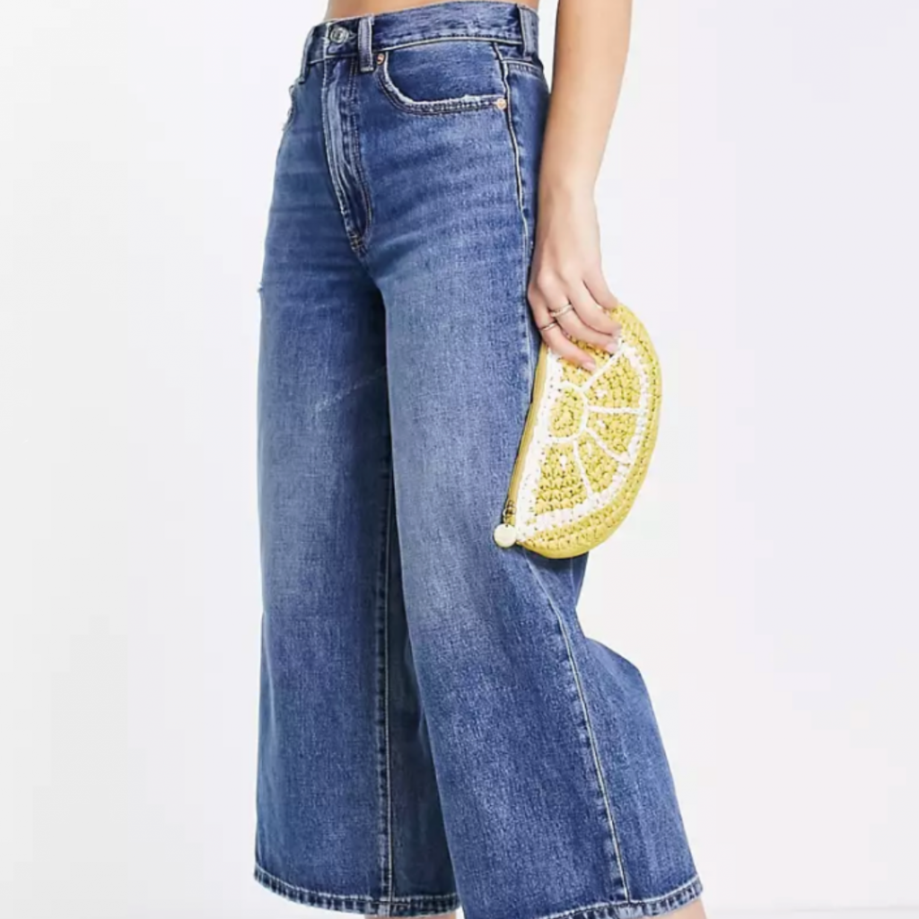 Do white shoes go with everything? 7 Best Ways To Style White Shoes